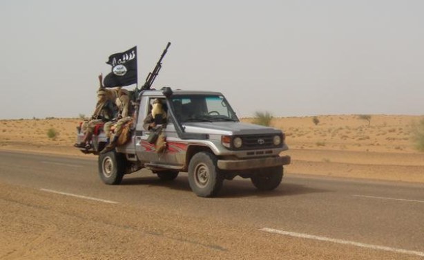 Djihâdistes de Aqmi à la conquête du Mali photo d'un pick-up armé, portant combattants de Aqmi