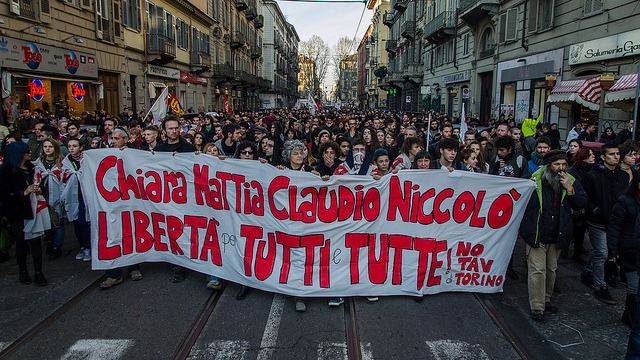 photo manif de soutien  quatre militants No TAV en Italie, Turin