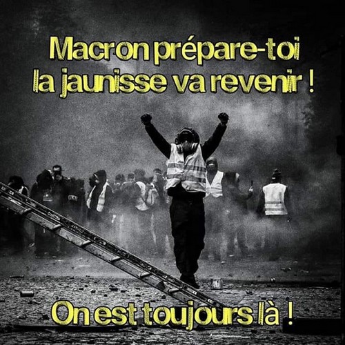 Avertissement aux gens de pouvoir pour préparer un autre monde, disons, plus humain. image élaborée avec manifestants Gilets jaunes, contestant politique de E. Macron, président de la République Française.