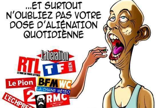 humour sur conditionnement d'esprit par les médias serviles. image élaborée pour caricaturer aliénation médiatique de l'opinion.