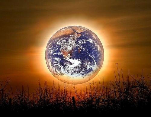 illustration-chanson - sourde menace pour l'humanité symbole_la-terre-femme, aube rouge pour la Terre